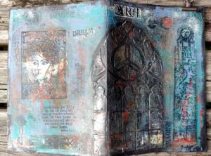 Carnet ouvragé style gothique par Cocofolies